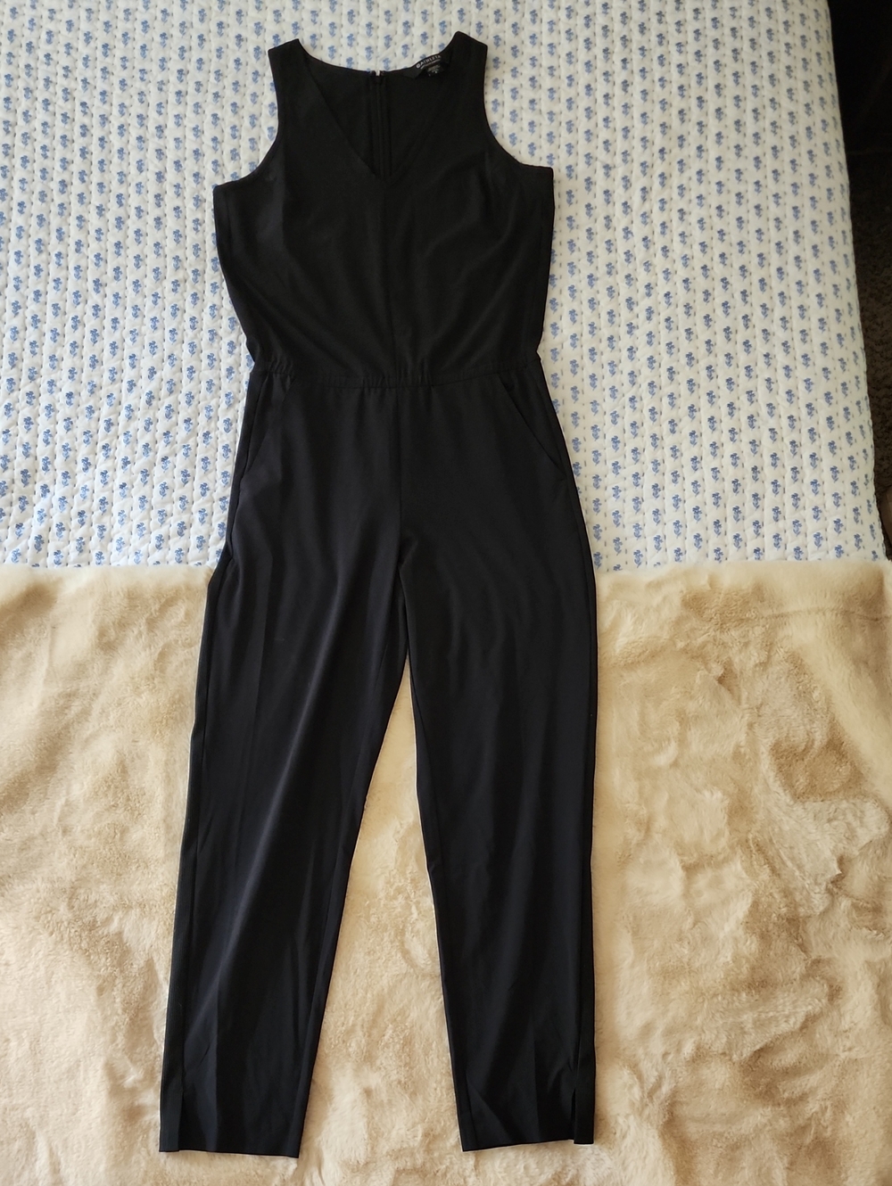 Athleta Brooklyn Jumpsuit Black Sleeveless V Neck Women’s Size 6